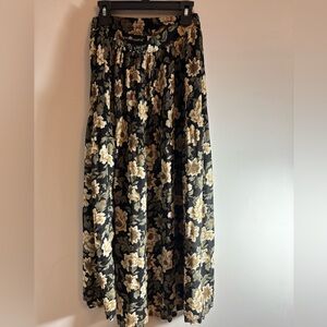 Sag Harbor Pretty Brown Floral Skirt